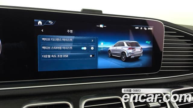 Mercedes-Benz GLE-Class 2025 — Photo 19/35