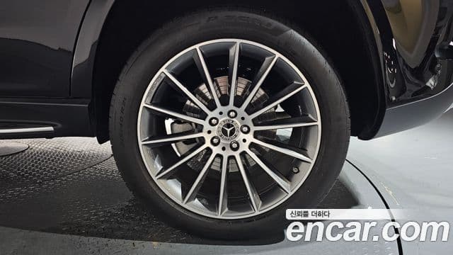 Mercedes-Benz GLE-Class 2025 — Photo 26/41