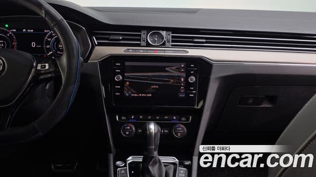 Volkswagen Arteon 2019 — Şəkil 12/20