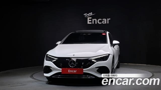 Mercedes-Benz EQE 2023 — ფოტო 20/31