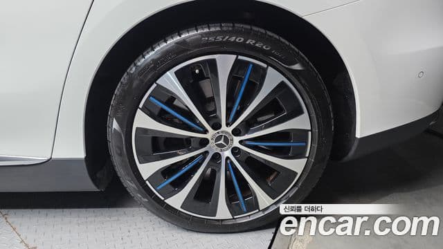Mercedes-Benz EQE 2023 — ფოტო 3/31