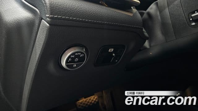 Mercedes-Benz EQE 2023 — ფოტო 28/31