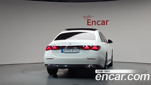 Mercedes-Benz E-Class 2024 — Şəkil 4/20