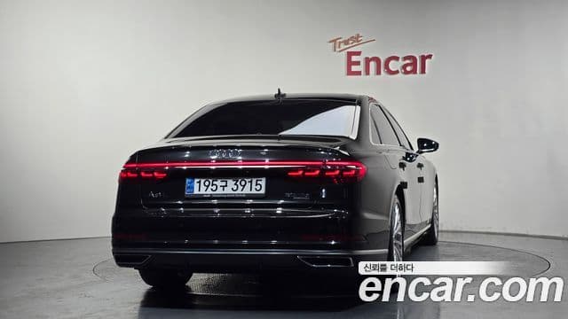 Audi A8 2021 — Фото 3/20