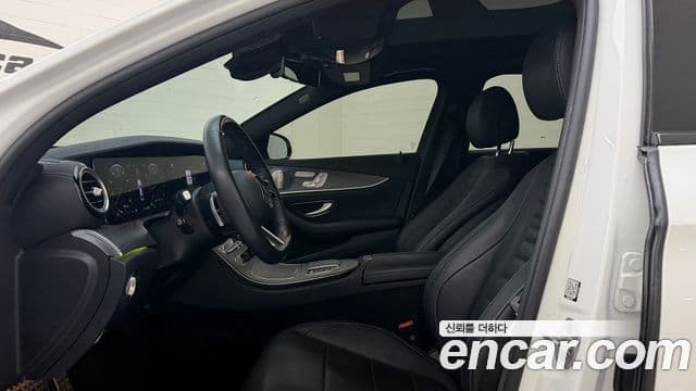 Mercedes-Benz E-Class 2022 — Фото 18/20
