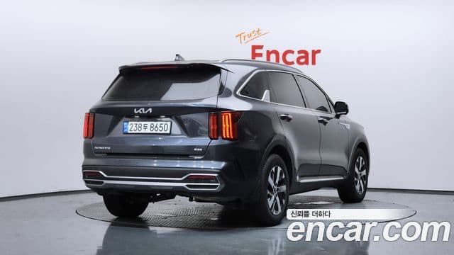 Kia Sorento 2023 — Фото 2/20