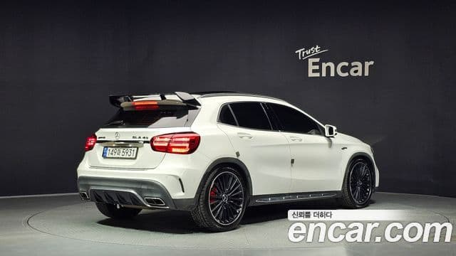 Mercedes-Benz GLA-Class 2018 — ფოტო 2/20
