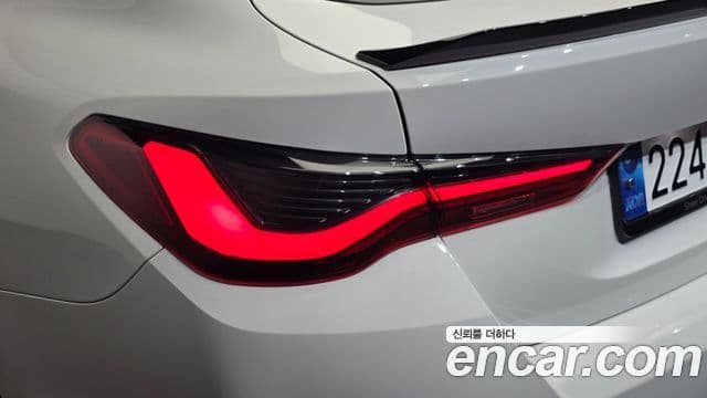 BMW 4 Series 2024 — Şəkil 28/34
