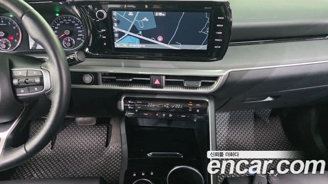 Kia K5 2023 — Şəkil 17/20