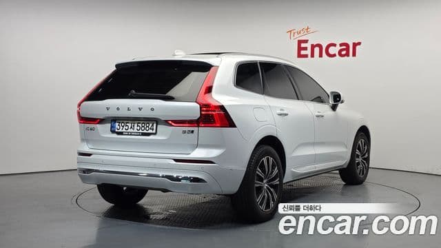 Volvo XC60 2022 — фото 2 из 20