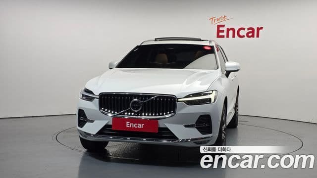 Volvo XC60 2022 — фото 3 из 20
