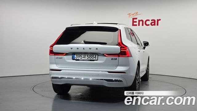 Volvo XC60 2022 — фото 4 из 20