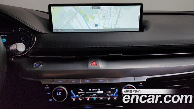 Genesis Electrified G80 2023 — фото 12 из 20