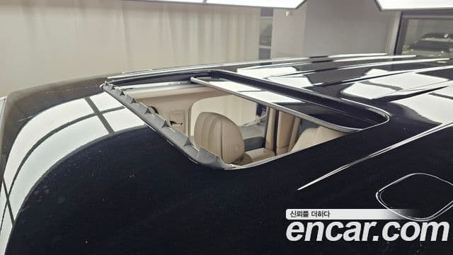 Mercedes-Benz G-Class 2023 — Photo 17/30