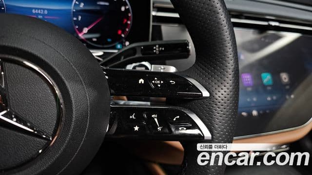 Mercedes-Benz E-Class 2024 — Photo 23/36