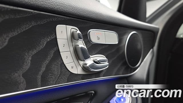 Mercedes-Benz GLC-Class 2019 — ფოტო 16/20
