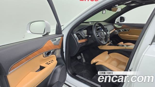 Volvo XC90 2018 — Şəkil 10/20