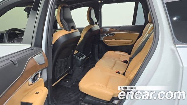Volvo XC90 2018 — Şəkil 11/20