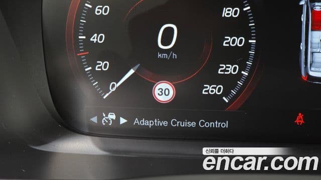 Volvo XC90 2018 — фото 20 из 20