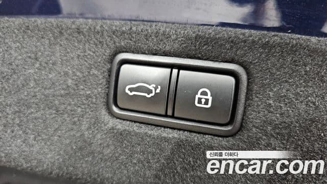 Genesis G70 2019 — ფოტო 19/20