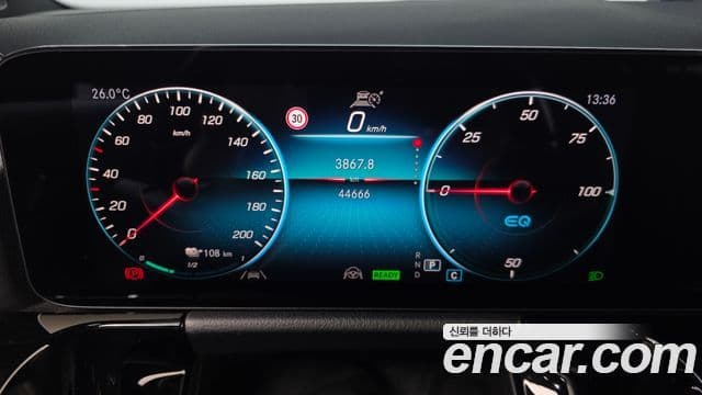 Mercedes-Benz EQA 2021 — ფოტო 31/31