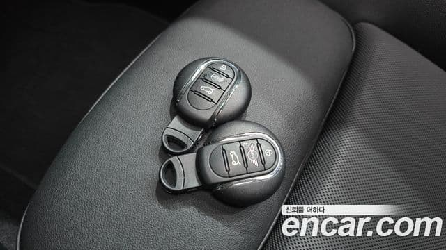 Mini Cooper 2024 — ფოტო 15/20
