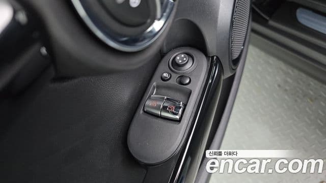 Mini Cooper 2024 — ფოტო 16/20
