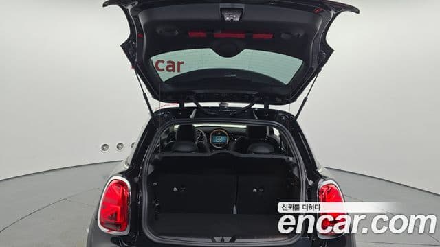 Mini Cooper 2024 — ფოტო 18/20