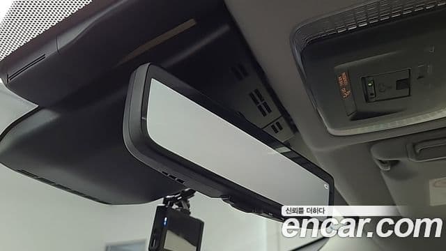 Toyota Prius 2024 — ფოტო 14/19