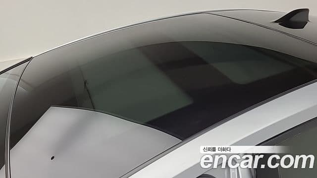 Toyota Prius 2024 — ფოტო 18/19