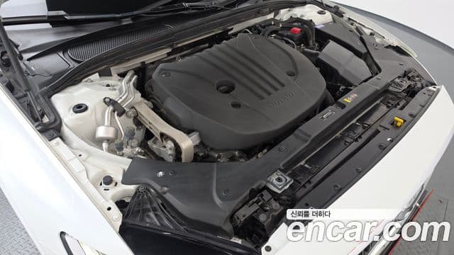 Volvo S60 2021 — ფოტო 6/20