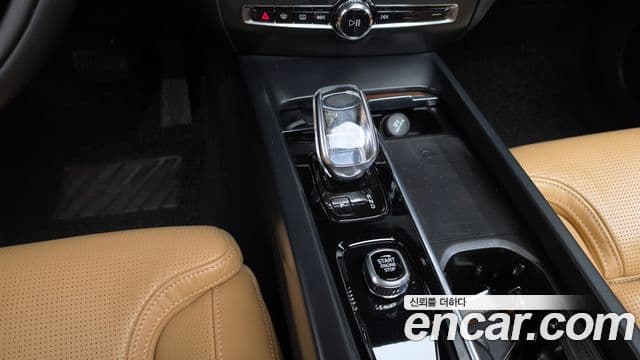 Volvo S60 2021 — ფოტო 9/20