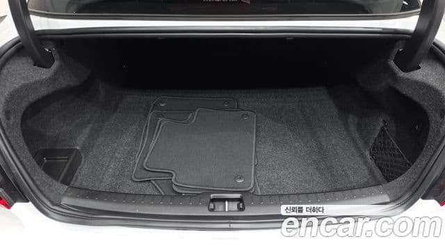 Volvo S60 2021 — ფოტო 17/20