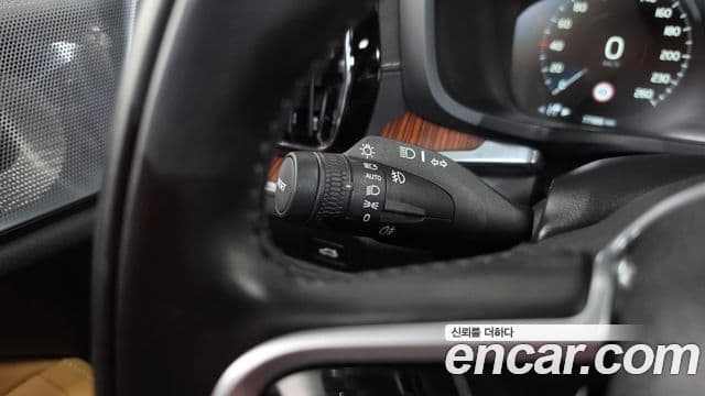 Volvo S60 2021 — Photo 10/36