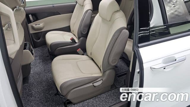Kia Carnival 2024 — Şəkil 11/20