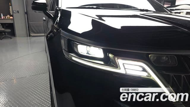 Kia Carnival 2023 — Photo 16/34