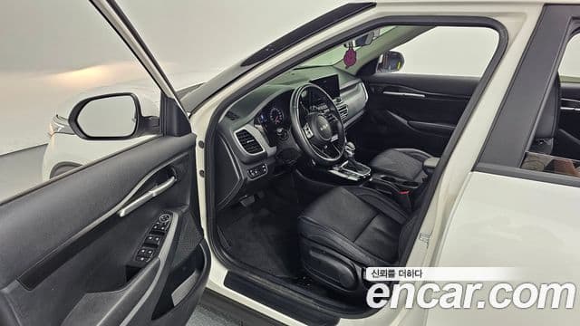 Kia Seltos 2022 — ფოტო 10/20