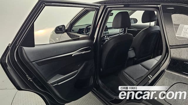 Kia Seltos 2022 — ფოტო 18/20