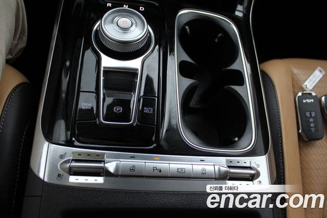 Kia Carnival 2023 — фото 9 из 20