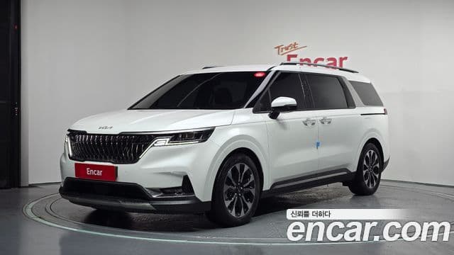 Kia Carnival 2023 — Фото 1/20
