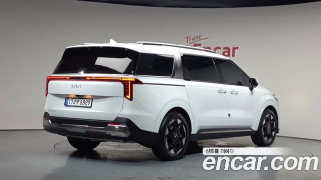 Kia Carnival 2025 — Şəkil 2/20