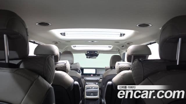 Kia Carnival 2025 — Şəkil 16/20