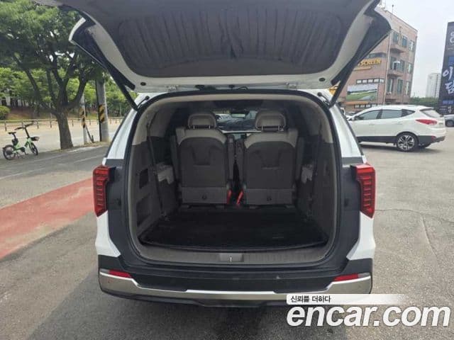 Kia Carnival 2024 — Şəkil 9/18