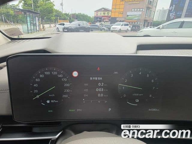 Kia Carnival 2024 — Şəkil 17/18