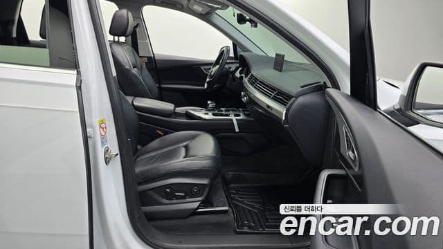 Audi Q7 2019 — ფოტო 11/20