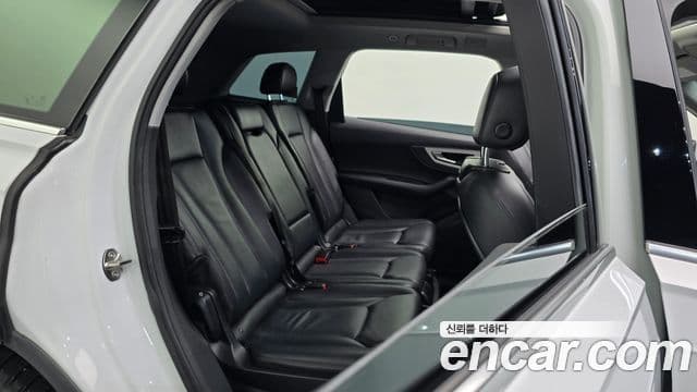 Audi Q7 2019 — ფოტო 12/20