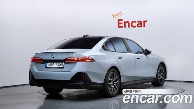 BMW 5 Series 2025 — Şəkil 2/20