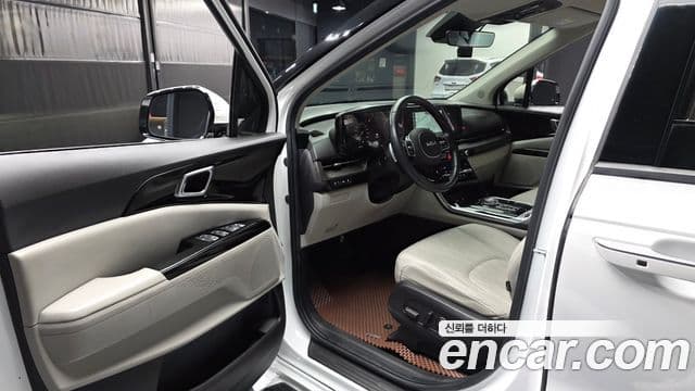Kia Carnival 2021 — Фото 8/20