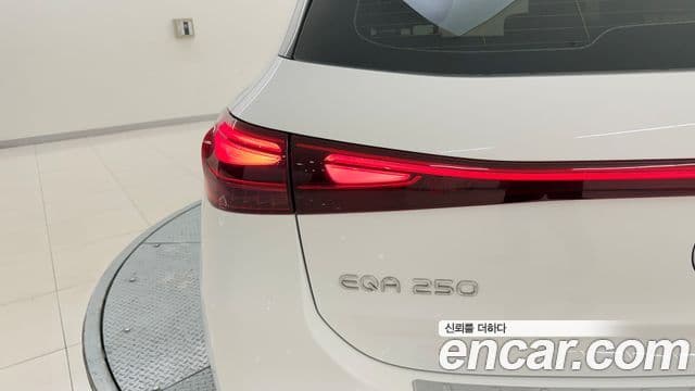 Mercedes-Benz EQA 2025 — ფოტო 13/20
