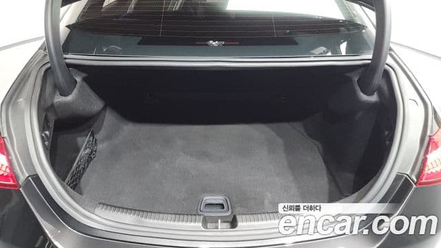 Mercedes-Benz C-Class 2023 — Şəkil 19/20